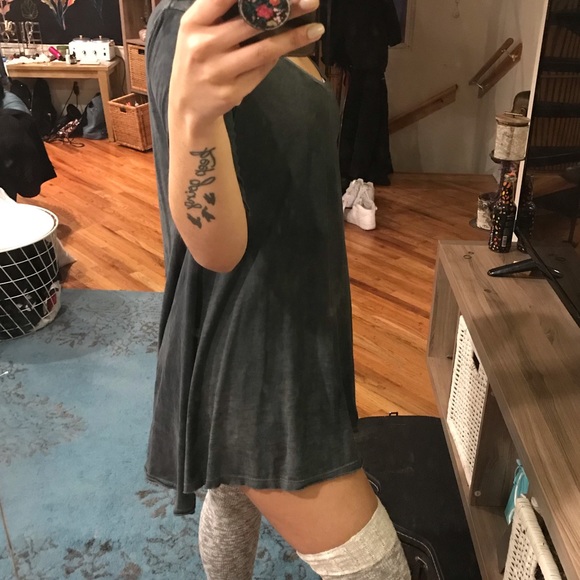 FREE PEOPLE STONEWASH TUNIC - Picture 4 of 5